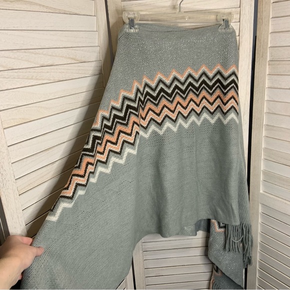 Jade Chevron Print Metallic Light Gray Brown and Pink Fringe Winter Poncho - Picture 6 of 12